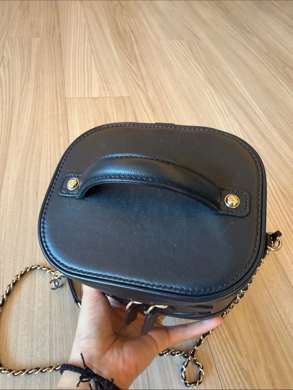 Chanel Smooth Leather Stitched CC  crossbody Vanity Case / Vanity Bucket Bag